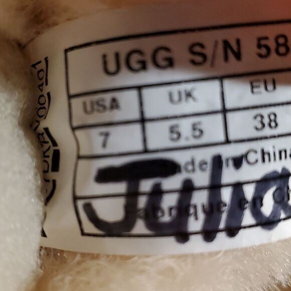 UGG Bailey Button Boots in Chestnut - Picture 7 of 9